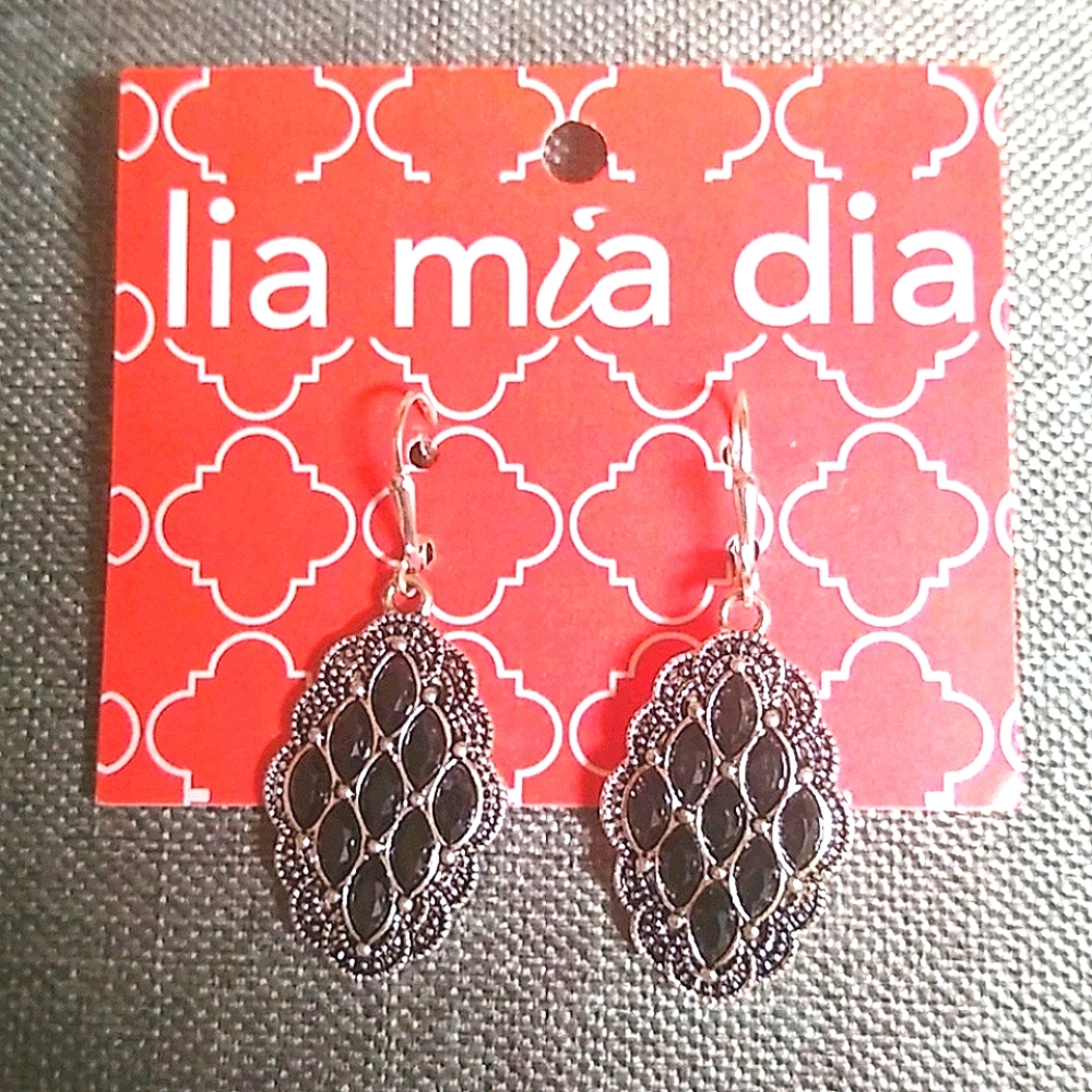 😻 3 For $15 ~ Black Vintage Look Dangle Earrings